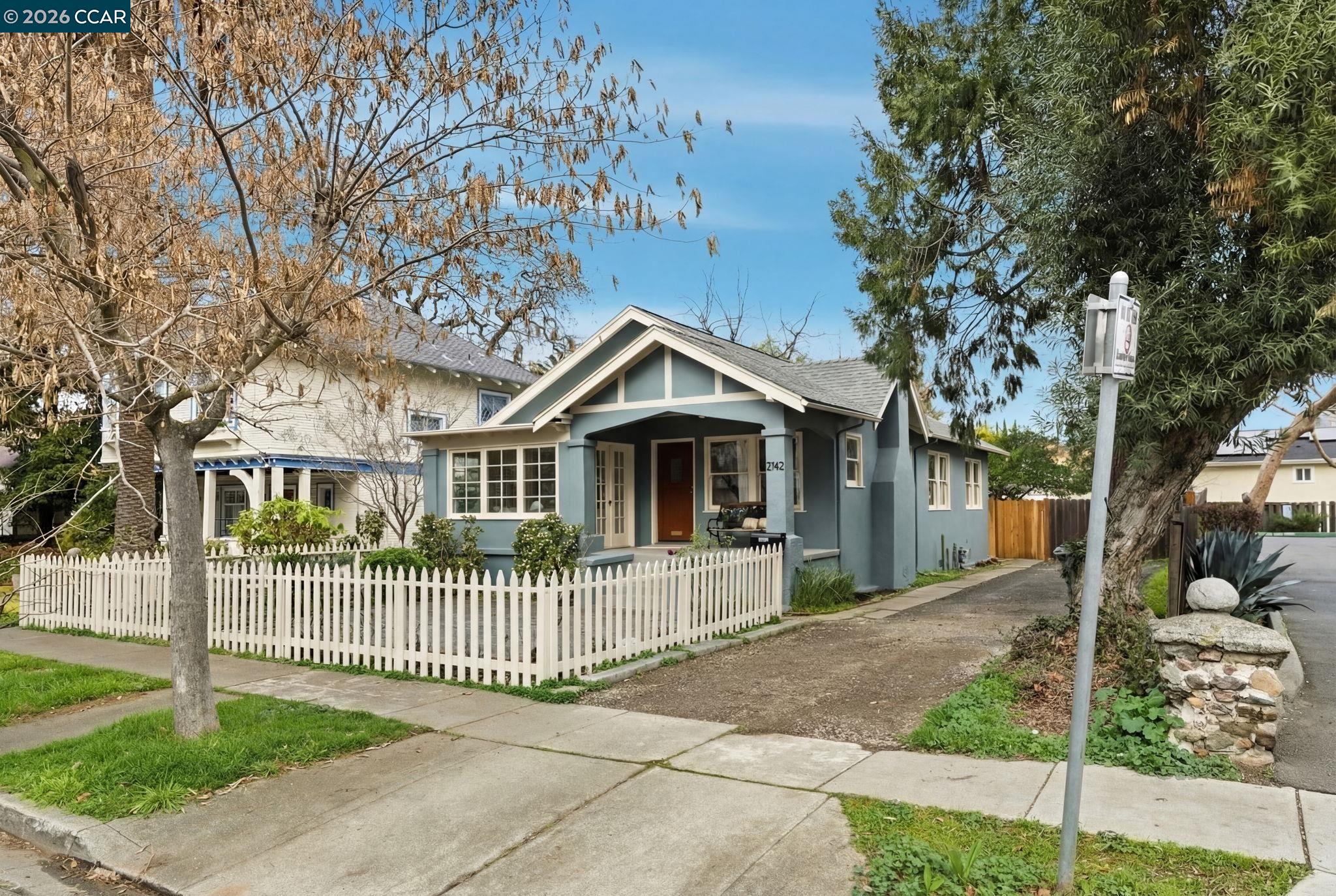 2142 Grant Street Concord, CA 94520 - Photo 3 of 42