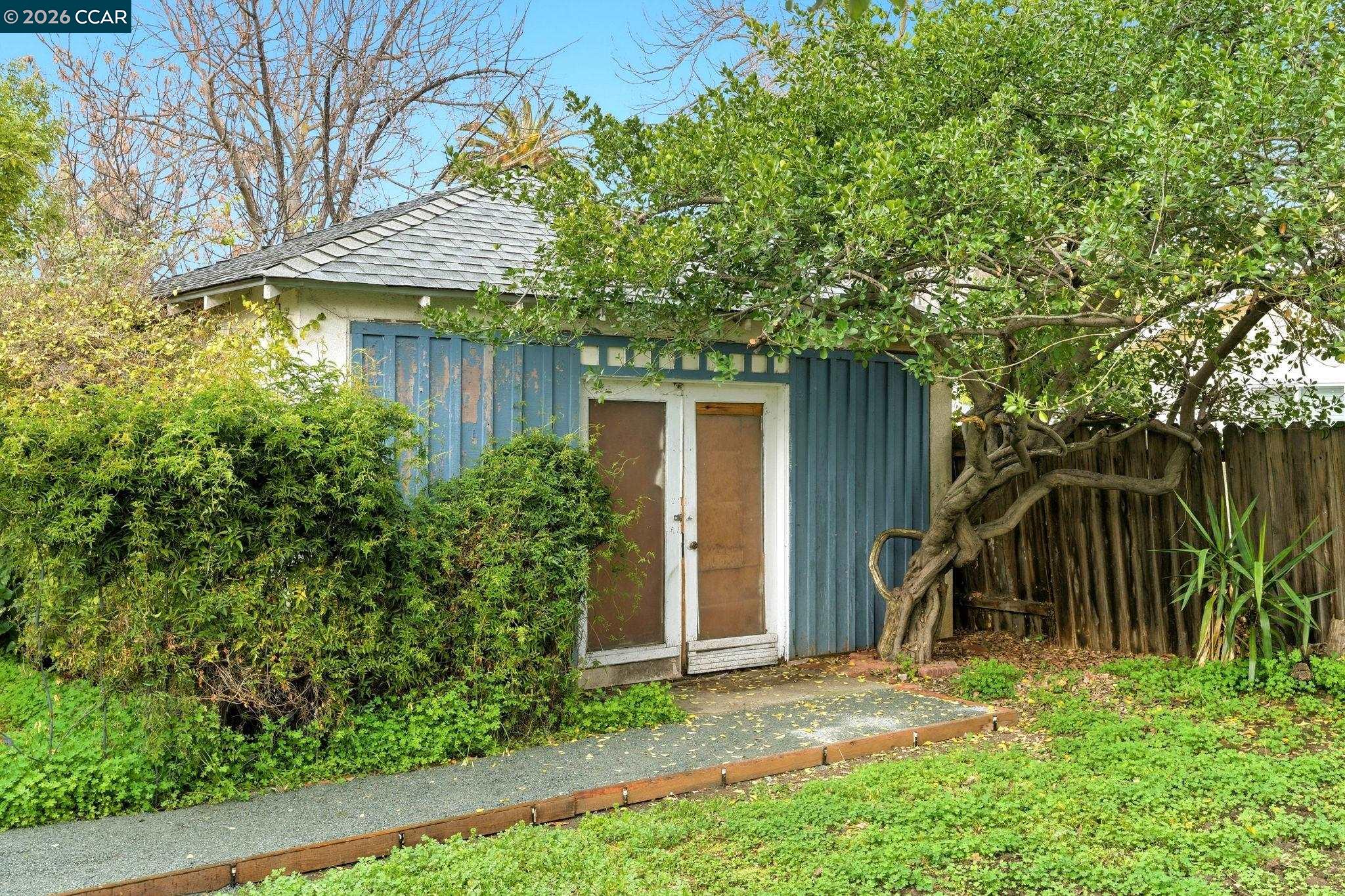 2142 Grant Street Concord, CA 94520 - Photo 31 of 42