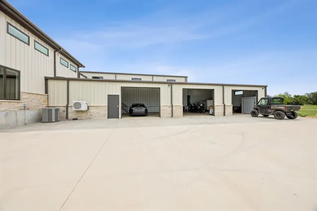 a view of house with a outdoor space
