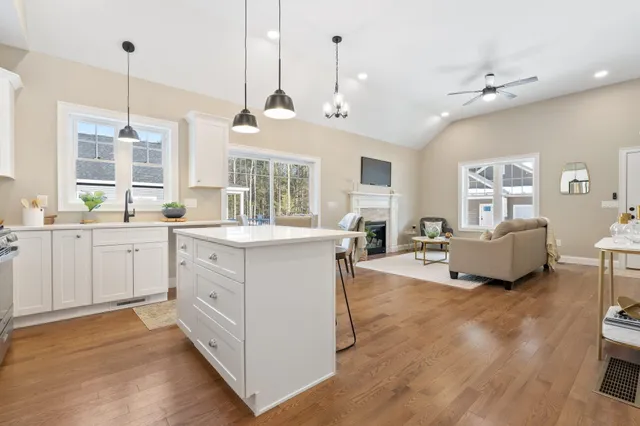 $535,000 | 1 B Debbie Lane, Amherst, NH 03031