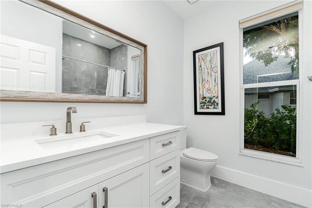 6989 Mill Run Road Naples, FL 34109 - Photo 24 of 30 Guest bath