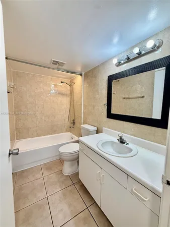 $1,950 | 10403 North Kendall Drive, Unit A209, Miami, FL 33176