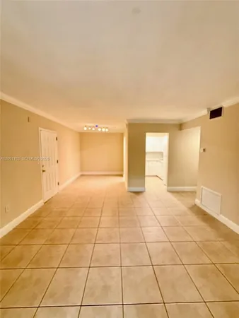 $1,950 | 10403 North Kendall Drive, Unit A209, Miami, FL 33176