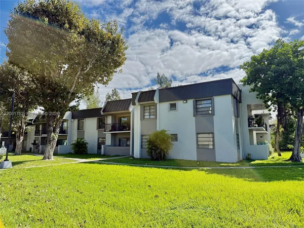 $1,950 | 10403 North Kendall Drive, Unit A209, Miami, FL 33176