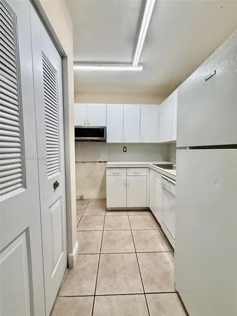 $1,950 | 10403 North Kendall Drive, Unit A209, Miami, FL 33176
