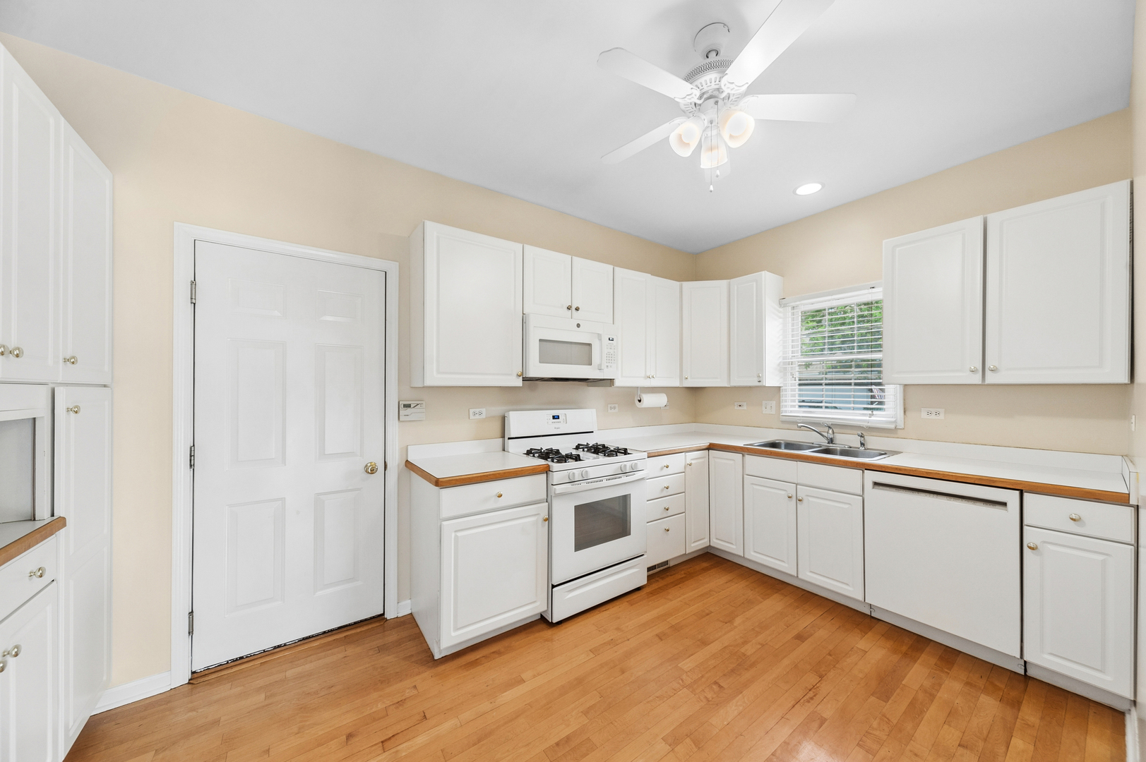 875 West Wilson Street Palatine, IL 60067 - Photo 10 of 30