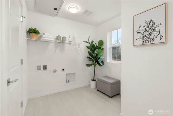 $749,950 | 3301 219th Avenue East, Lake Tapps, WA 98391