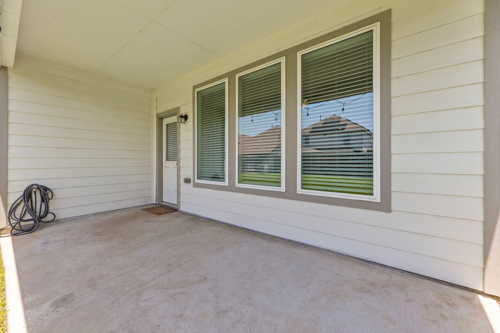 17515 Harbourfront Road Humble, TX 77346 - Photo 32 of 36 Covered Back Patio