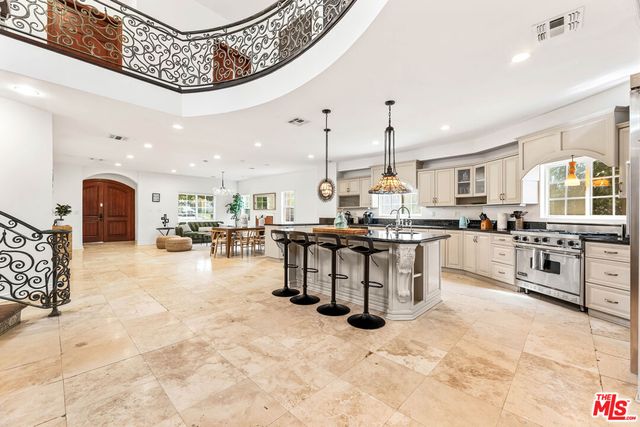 $15,500 | 12109 Maxwellton Road, Studio City, CA 91604