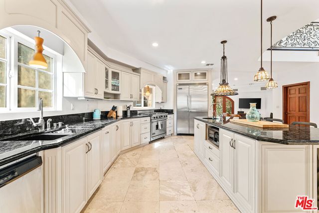 $15,500 | 12109 Maxwellton Road, Studio City, CA 91604