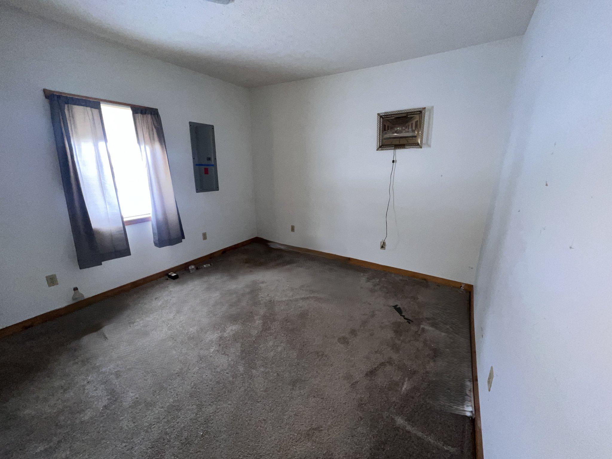 5151 Hutton Road Oakland, MD 21550 - Photo 15 of 32 an empty room with windows