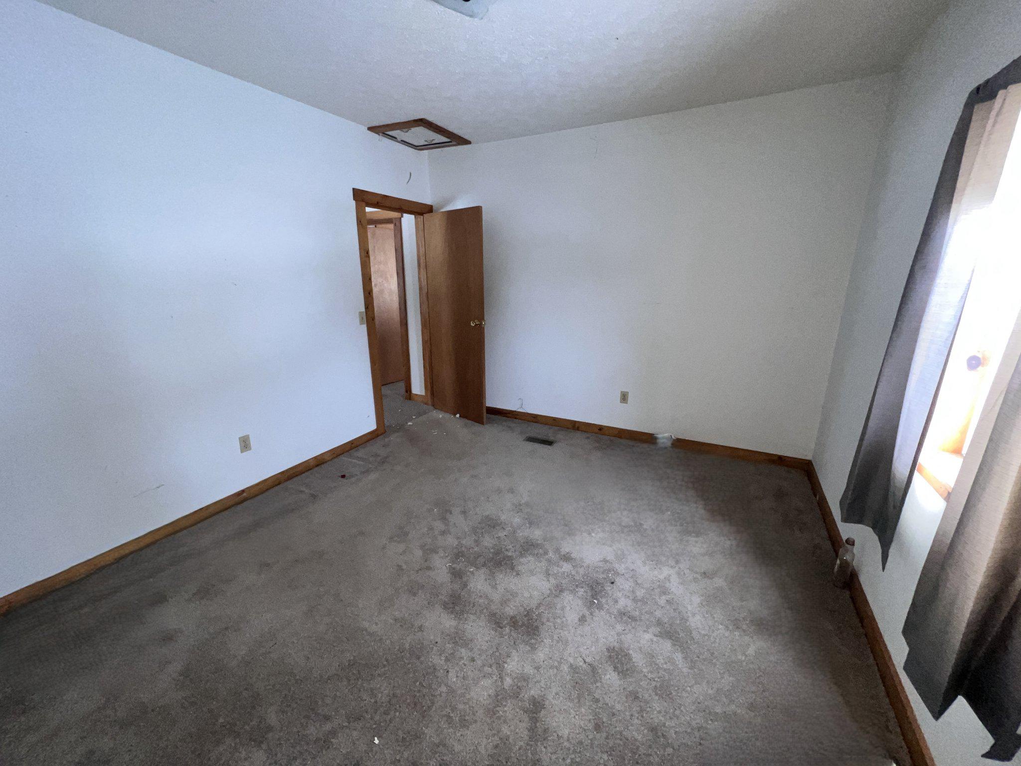 5151 Hutton Road Oakland, MD 21550 - Photo 16 of 32 an empty room with windows