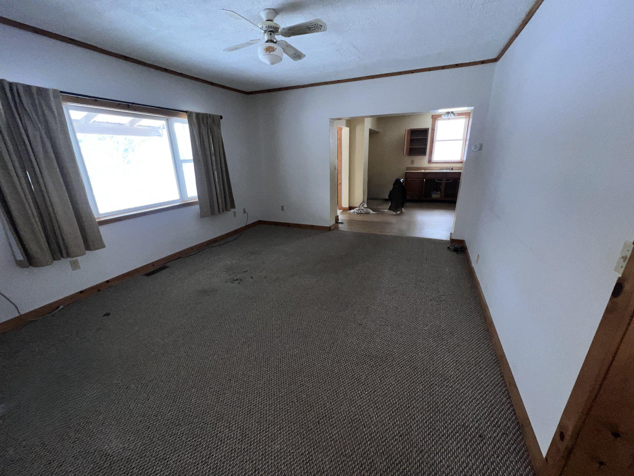 5151 Hutton Road Oakland, MD 21550 - Photo 4 of 28 Living room