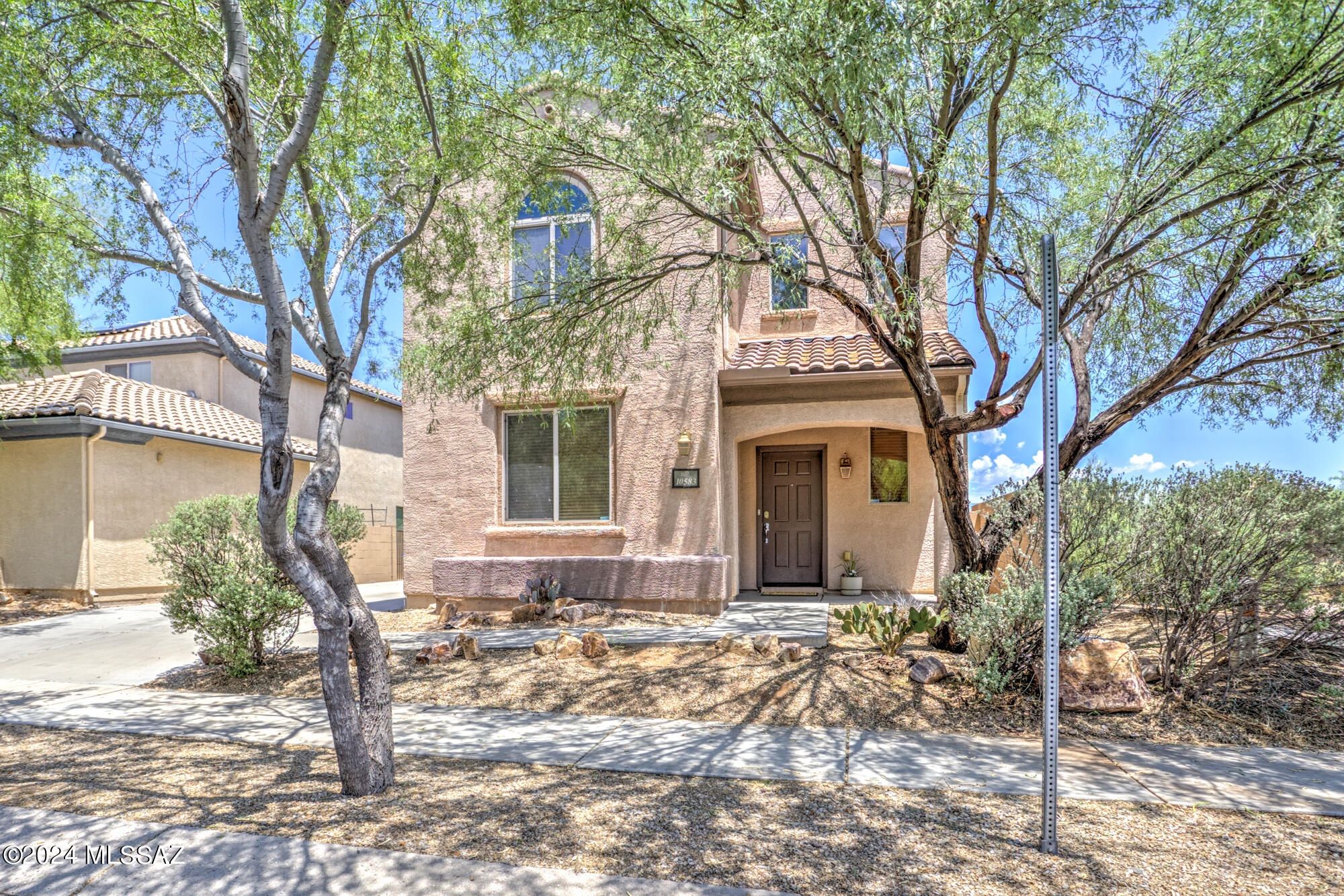 10583 East Water Poppy Road Tucson, AZ 85747 - Photo 2 of 40