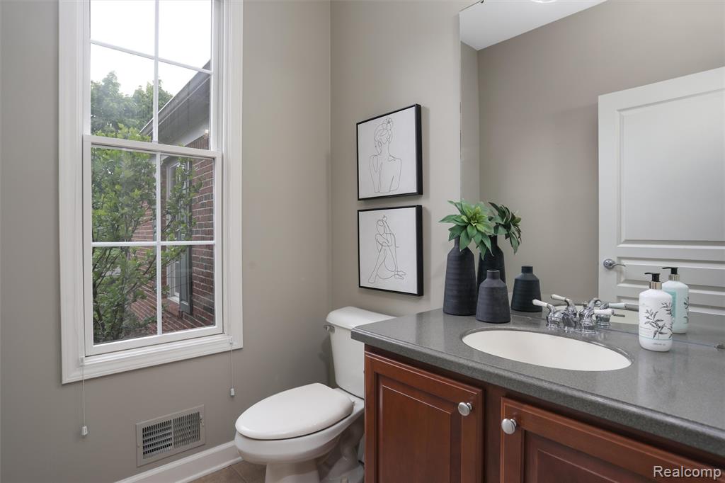 5687 Stonehaven Boulevard Rochester, MI 48306 - Photo 23 of 52 Gallery Image 23