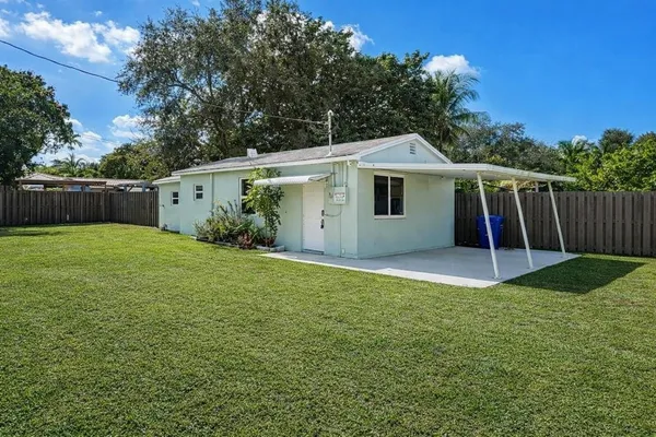$1,750 | 5608 Buchanan Street, Hollywood, FL 33021