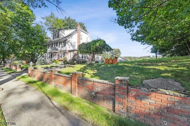 $1,125,000 | 17 Cliff Street, Verona, NJ 07044