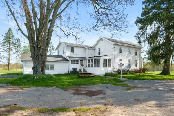 $460,000 | 58380 North County Road 365, Lawrence, MI 49064