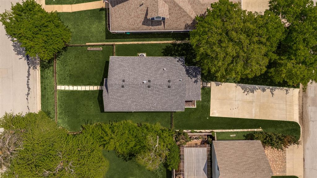 612 East Wall Street Grapevine, TX 76051 - Photo 4 of 33