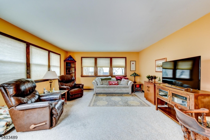 113 Berwick Street Raritan, NJ 08869 - Photo 13 of 26