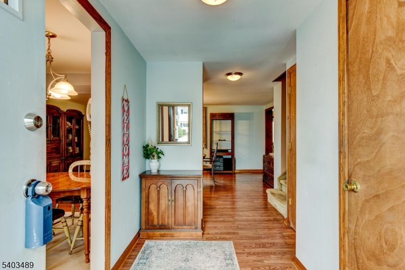 113 Berwick Street Raritan, NJ 08869 - Photo 3 of 26