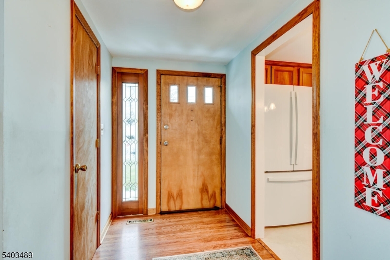 113 Berwick Street Raritan, NJ 08869 - Photo 4 of 26