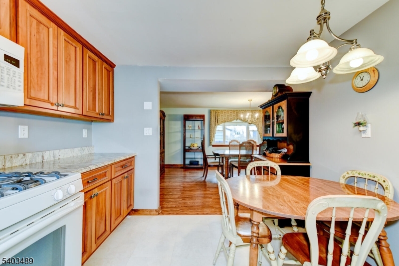 113 Berwick Street Raritan, NJ 08869 - Photo 7 of 26