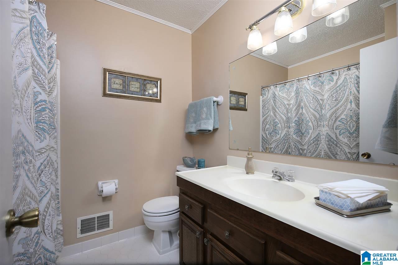 1246 David Drive Pelham, AL 35124 - Photo 4 of 34