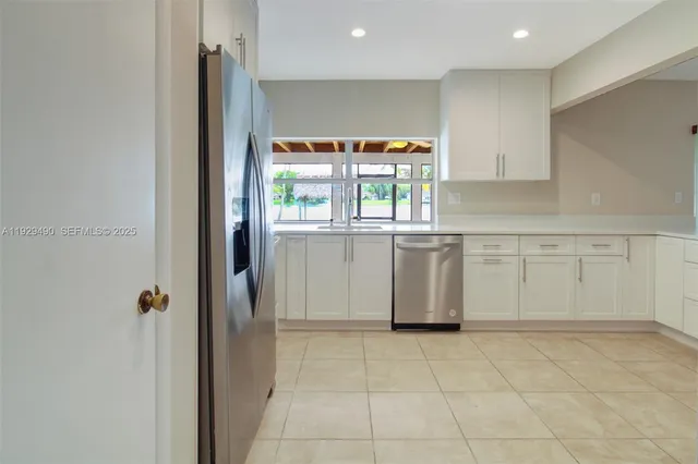 $4,000 | 10962 Southwest 117th Street, Miami, FL 33176