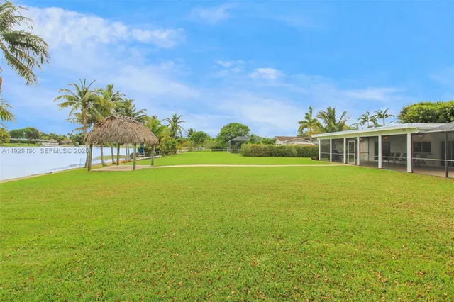 $4,000 | 10962 Southwest 117th Street, Miami, FL 33176