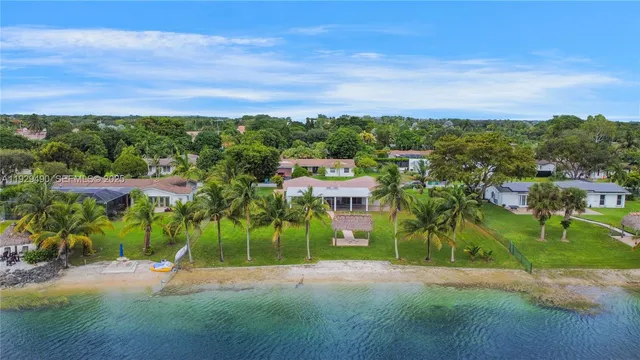 $4,000 | 10962 Southwest 117th Street, Miami, FL 33176