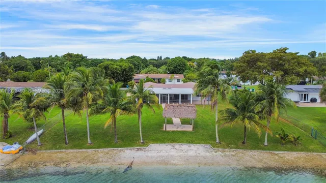 $4,000 | 10962 Southwest 117th Street, Miami, FL 33176