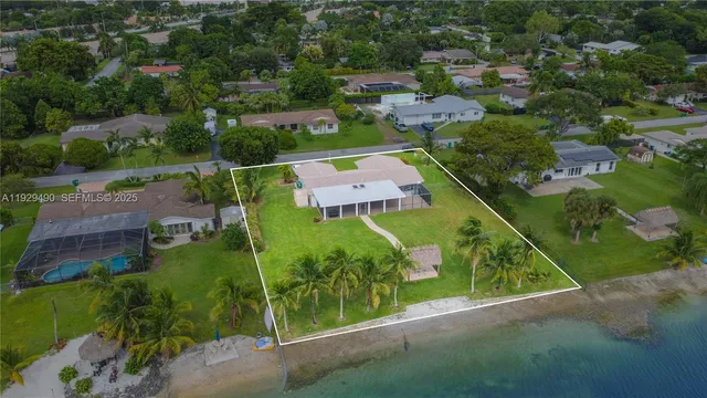 $4,000 | 10962 Southwest 117th Street, Miami, FL 33176