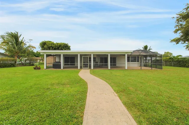 $4,000 | 10962 Southwest 117th Street, Miami, FL 33176