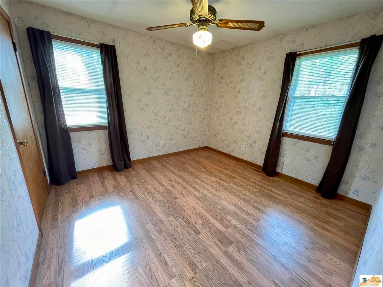 525 Hilltop View Road Summer Shade, KY 42166 - Photo 6 of 16 Gallery Image 6