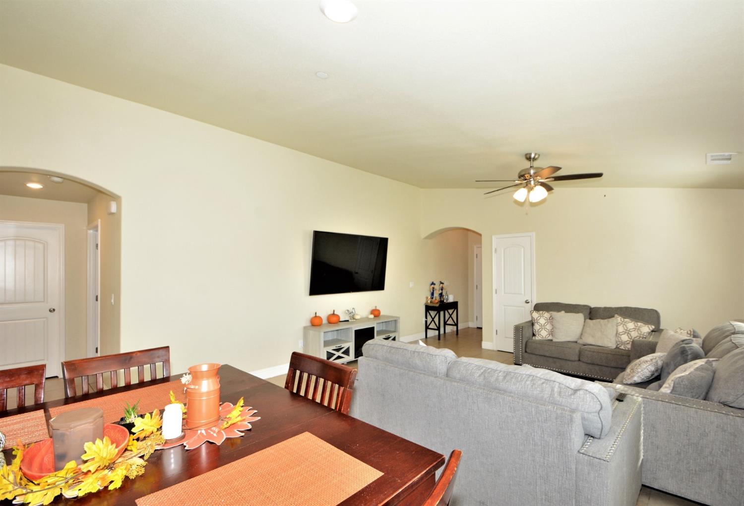 758 Merced Street Madera, CA 93638 - Photo 11 of 27 Gallery Image 11