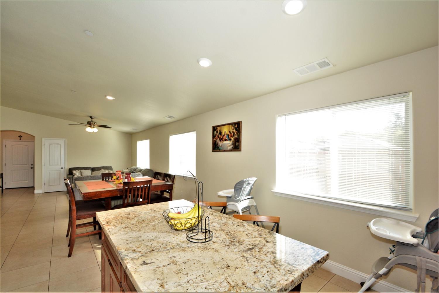 758 Merced Street Madera, CA 93638 - Photo 13 of 27 Gallery Image 13