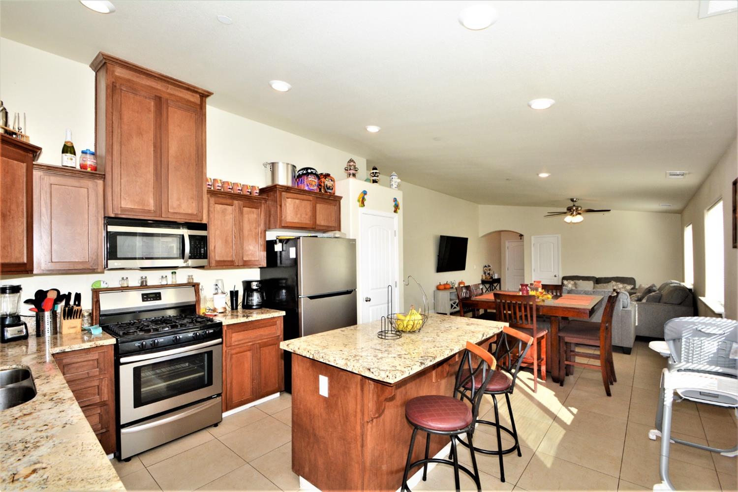 758 Merced Street Madera, CA 93638 - Photo 15 of 27 Gallery Image 15