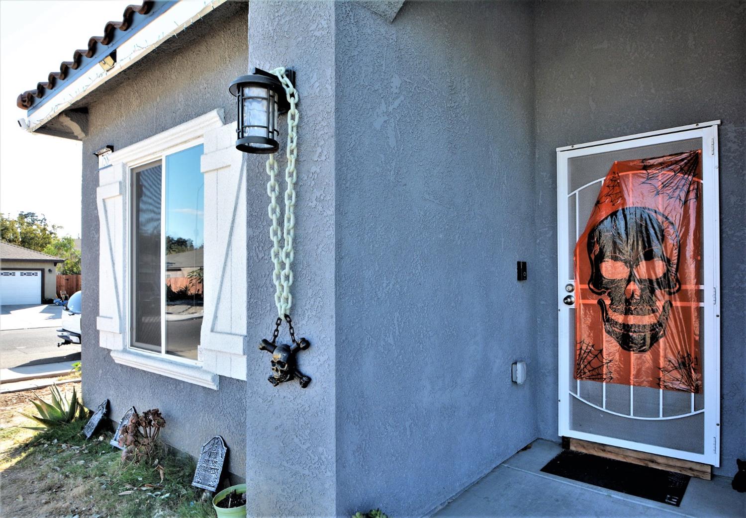 758 Merced Street Madera, CA 93638 - Photo 4 of 27 Gallery Image 4