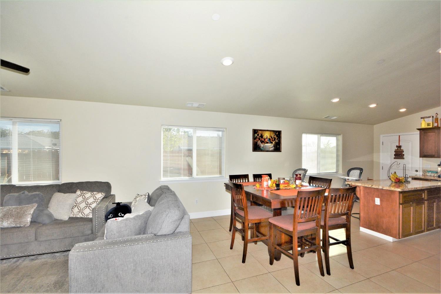 758 Merced Street Madera, CA 93638 - Photo 10 of 27 Gallery Image 10