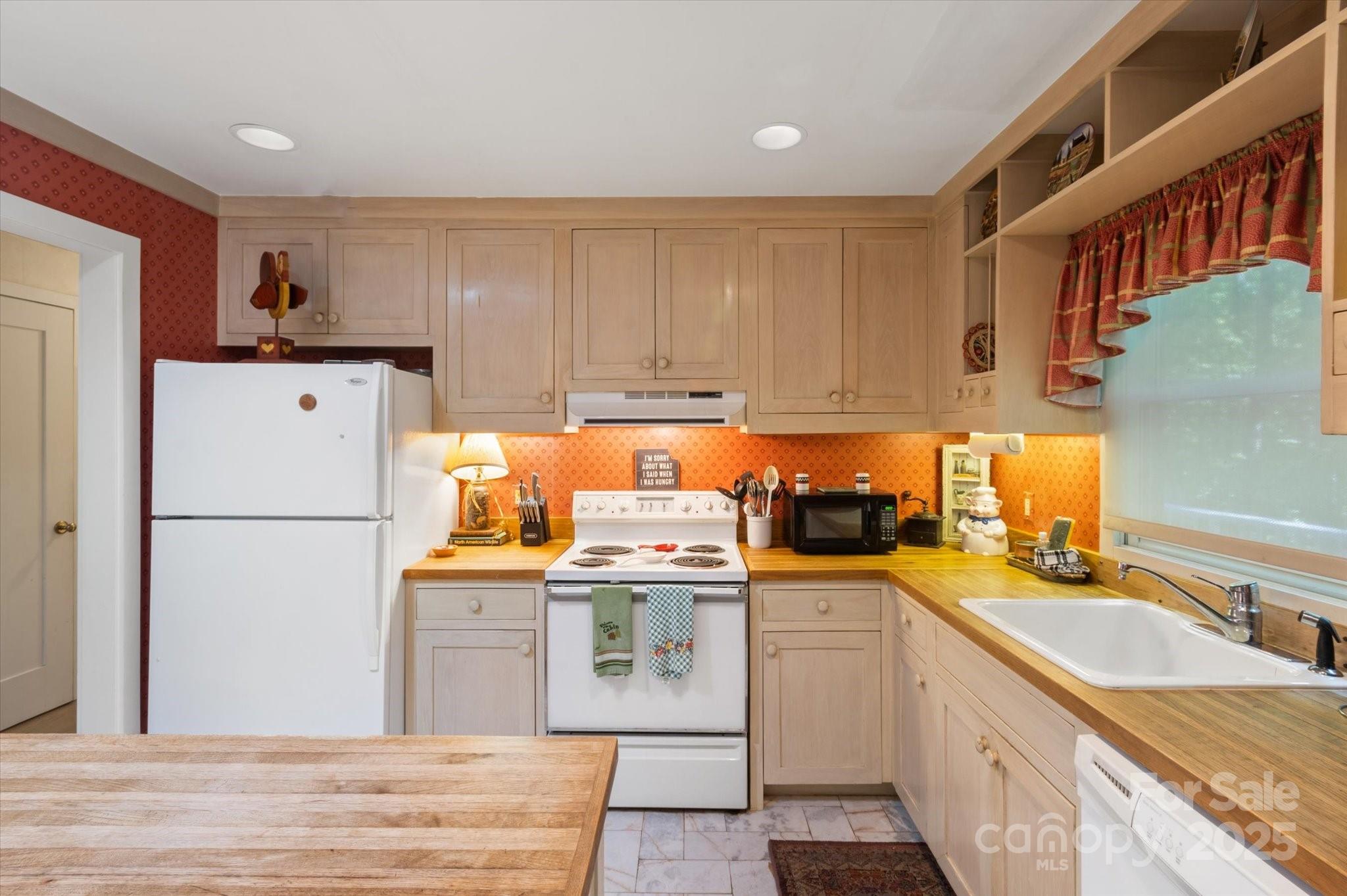 44 Orchard Mountain Road Saluda, NC 28773 - Photo 10 of 46 Gallery Image 10
