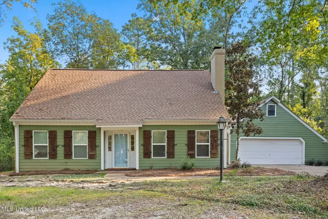 $315,000 | 100 Redbud Court, Brandon, MS 39047