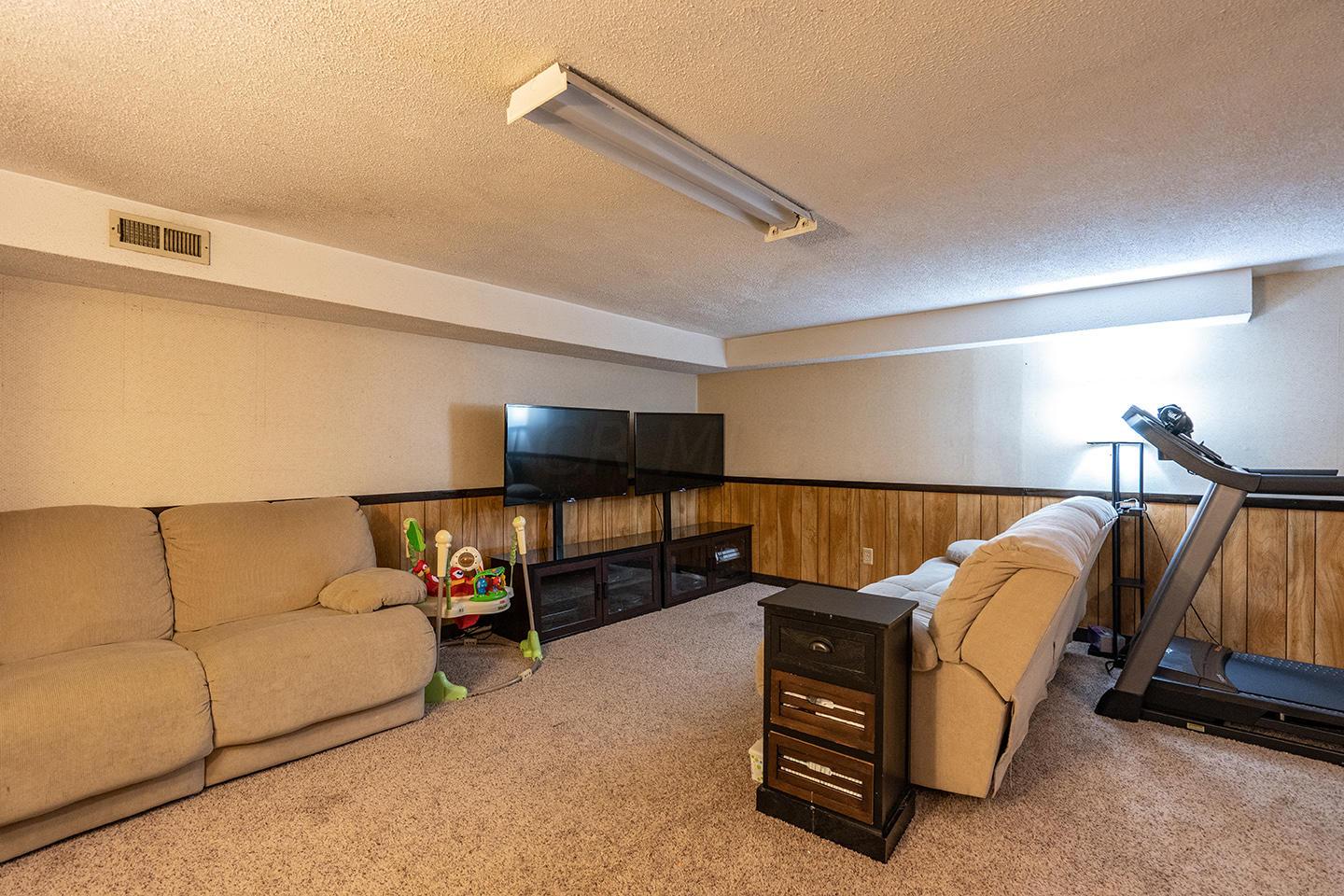 2686 Petzinger Road Columbus, OH 43209 - Photo 28 of 38 Gallery Image 28