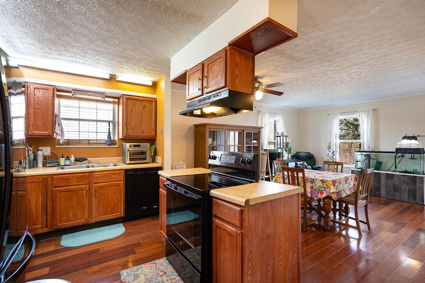 2686 Petzinger Road Columbus, OH 43209 - Photo 10 of 38 Gallery Image 10