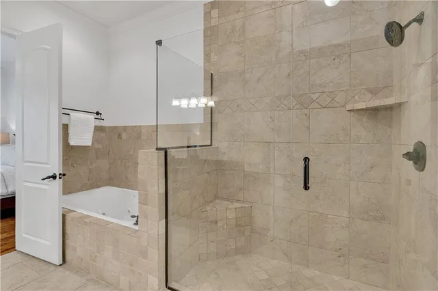 $2,100 | 1633 First Street, Unit 202, New Orleans, LA 70130