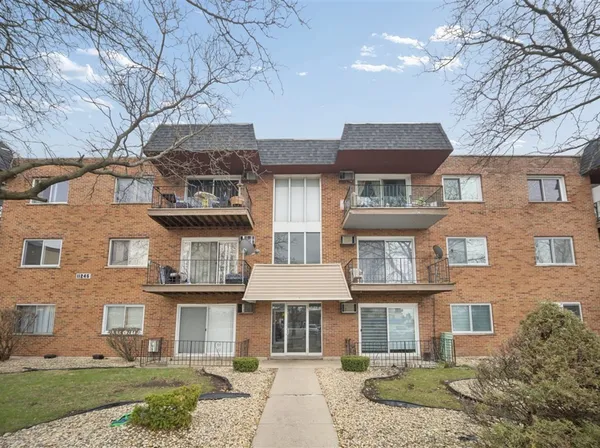 $127,500 | 11245 South Harlem Avenue, Unit A1, Worth, IL 60482