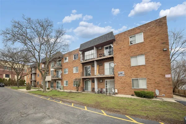 $127,500 | 11245 South Harlem Avenue, Unit A1, Worth, IL 60482
