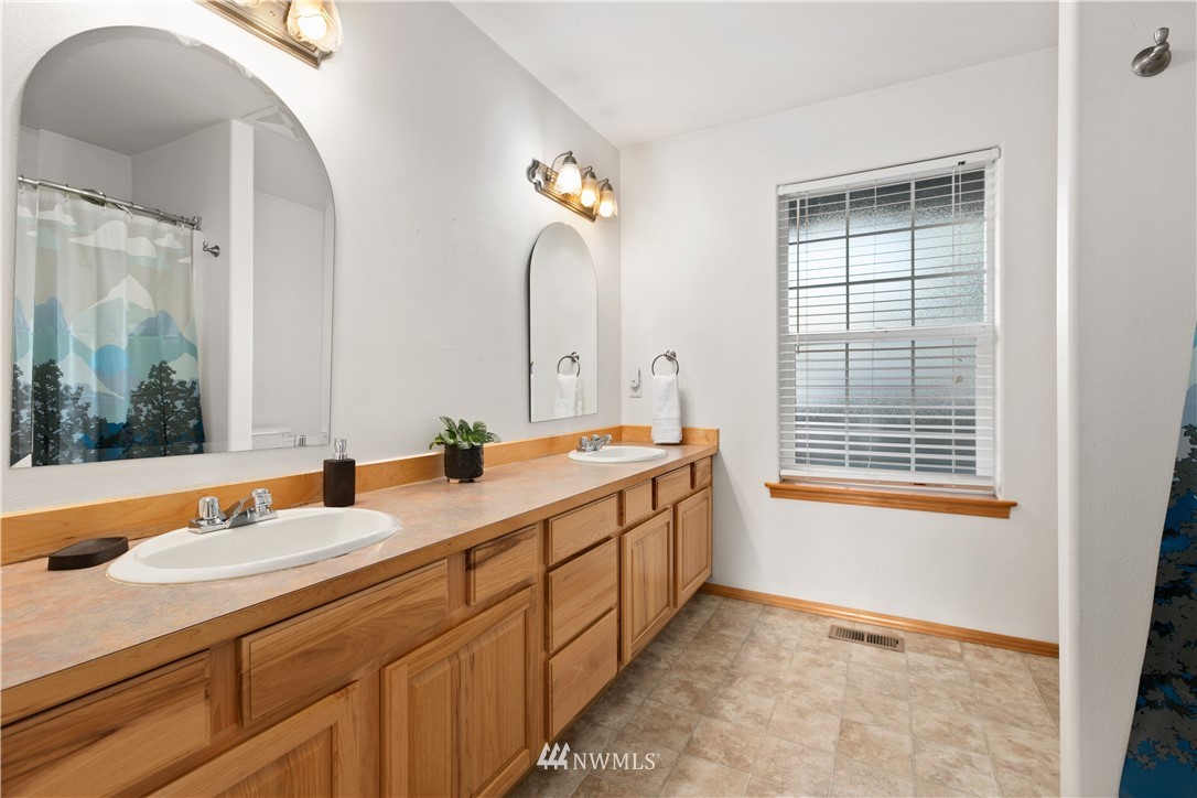 136 South 41st Street Bellingham, WA 98229 - Photo 12 of 19