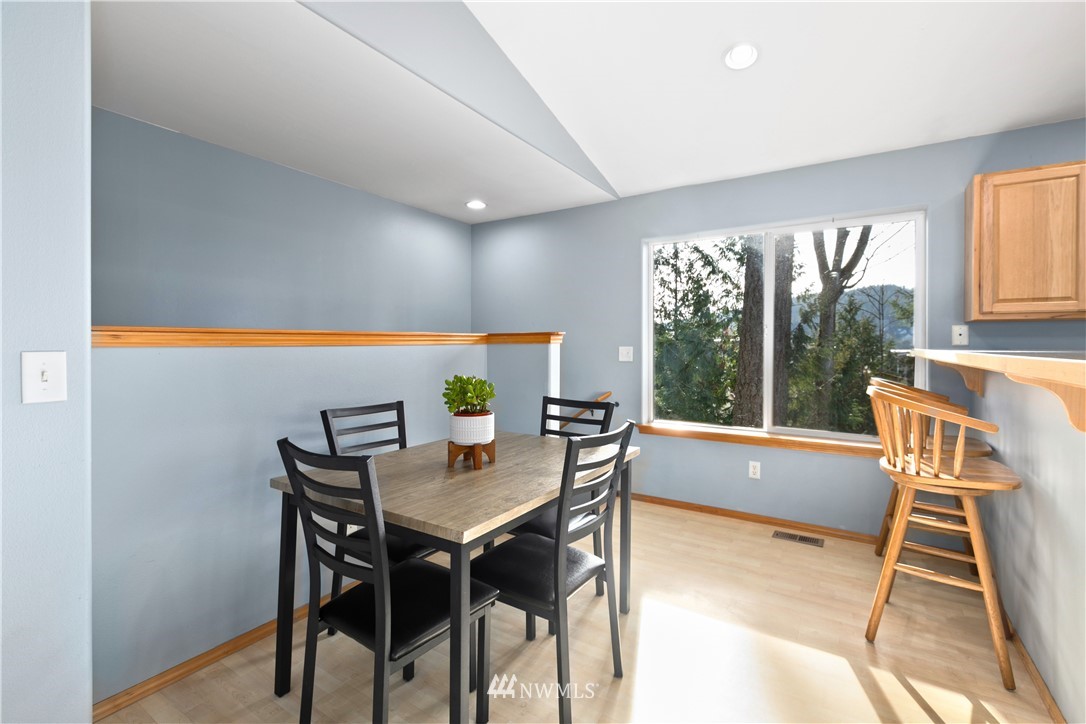 136 South 41st Street Bellingham, WA 98229 - Photo 6 of 19
