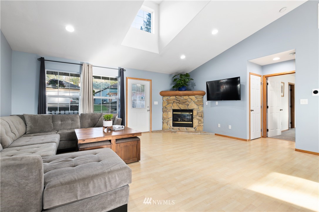 136 South 41st Street Bellingham, WA 98229 - Photo 9 of 19